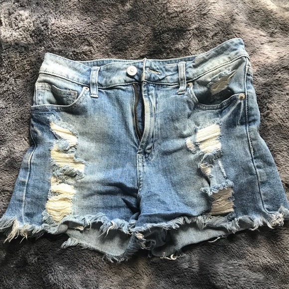 Love Culture Pants - Ripped high wasted jean shorts